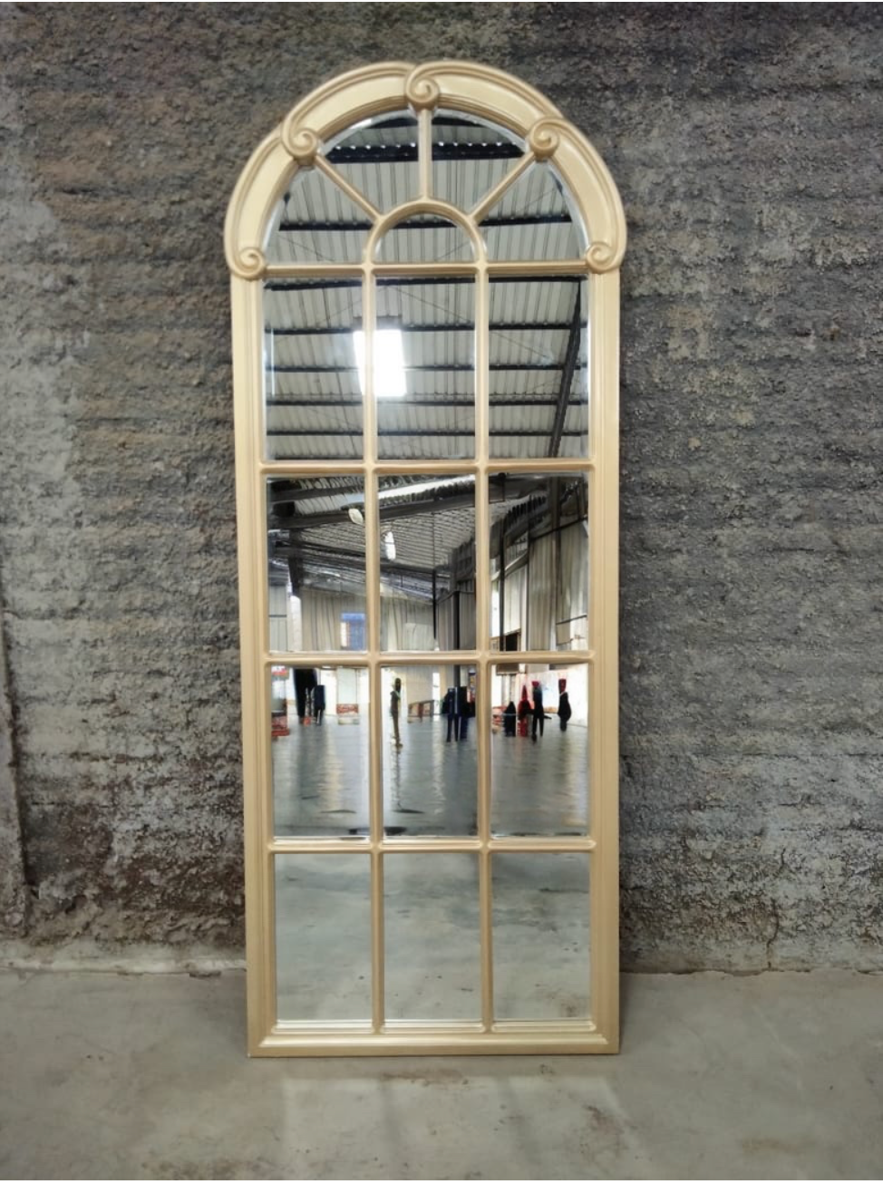 Lola Mirror