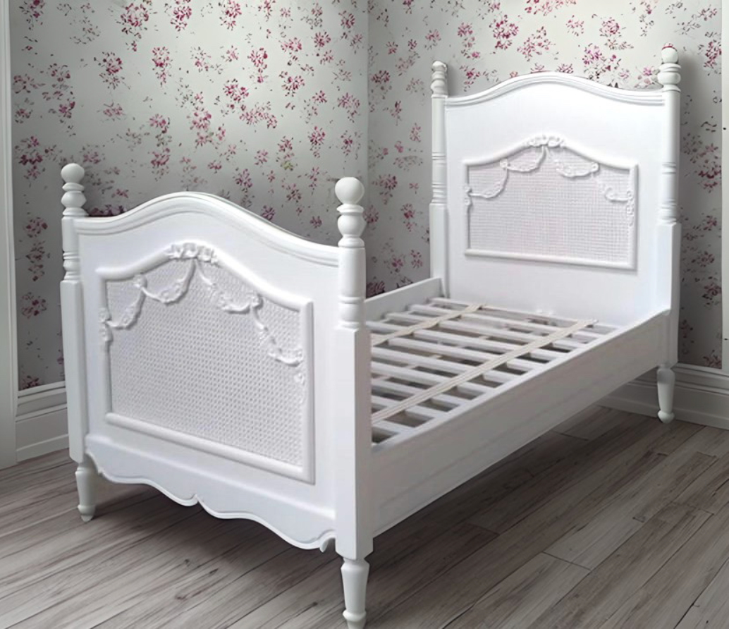 Vintage bed - Queen
