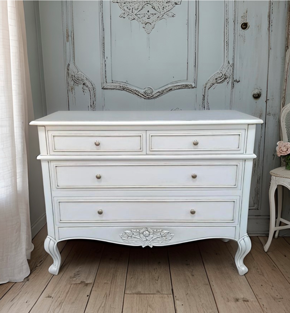 Paris dresser