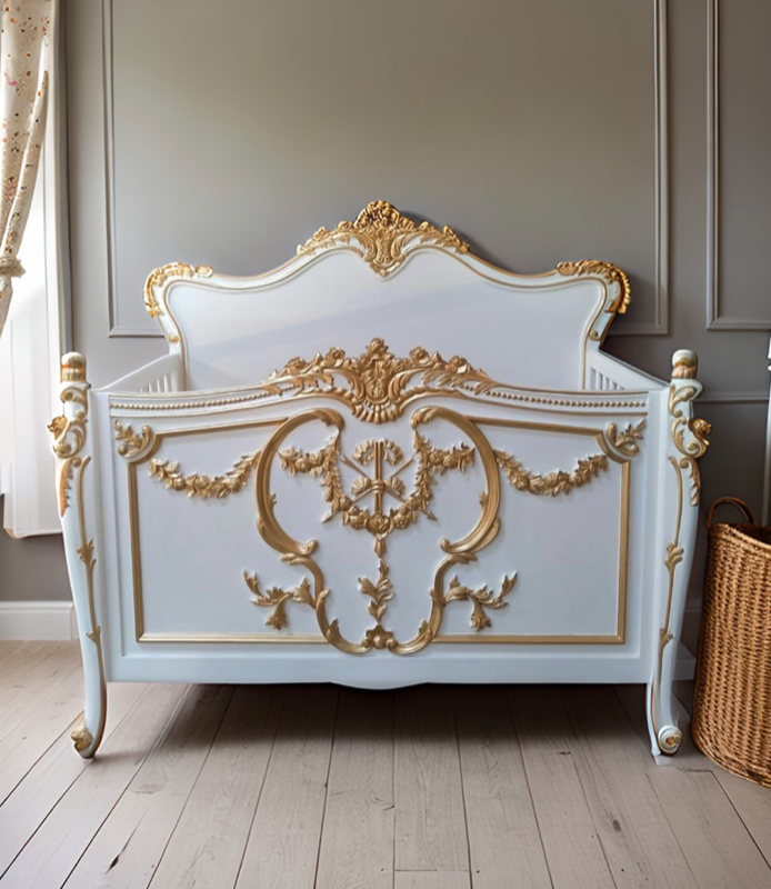 Royal cot