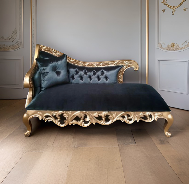 Leila Chaise
