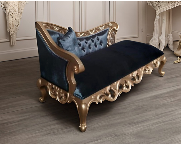 Leila Chaise