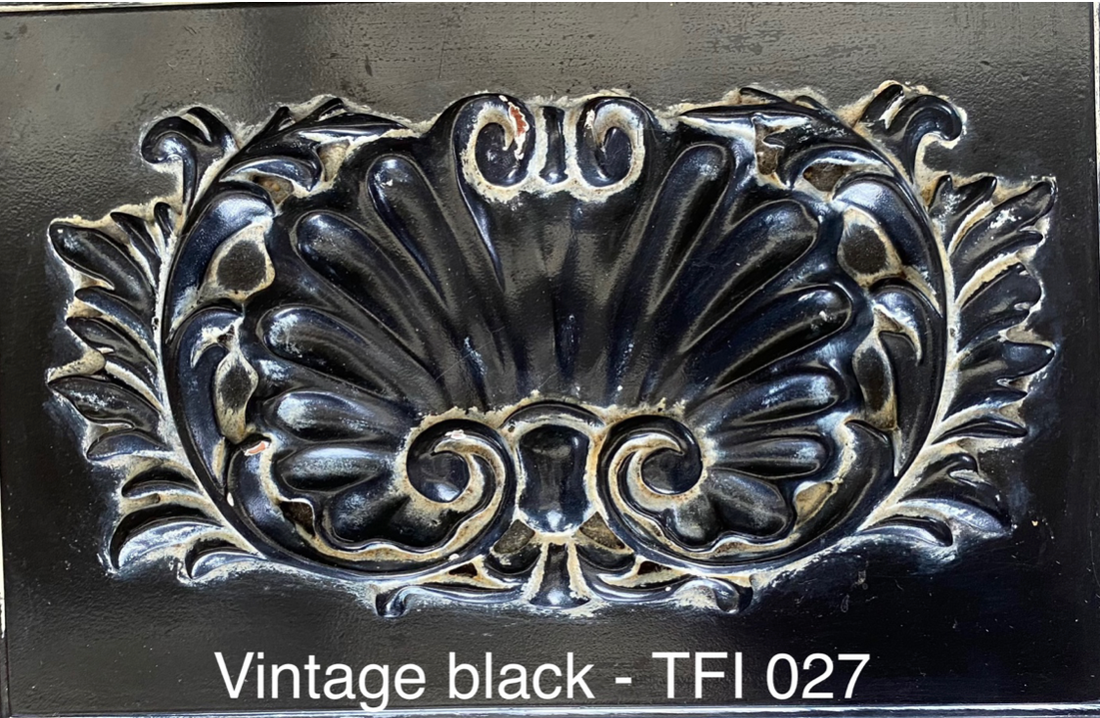 Baroque cot