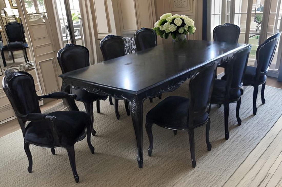 French dining table - 6-8 seater