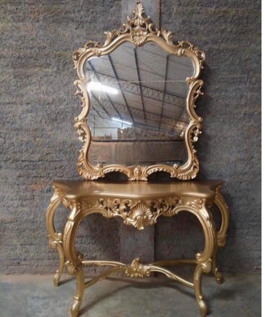 Royal console with mirror